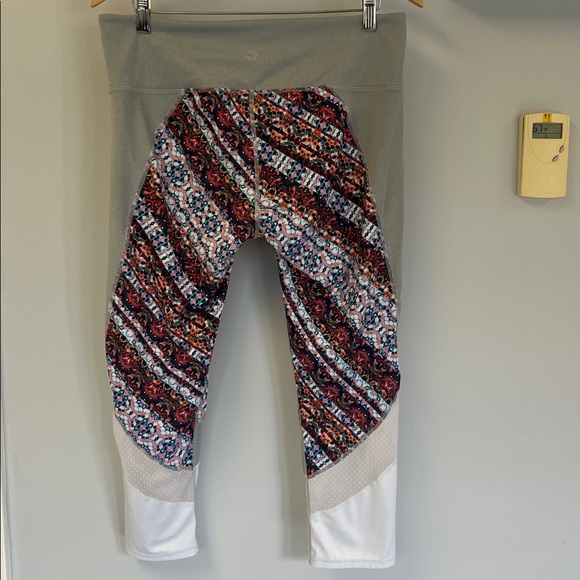 Athleta Cropped Woman’s Leggings with Multicolor Pattern Sz XL - Picture 5 of 7
